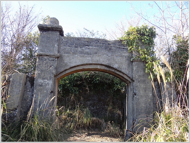 2015-01-08 15-35-12李棟山古堡.JPG